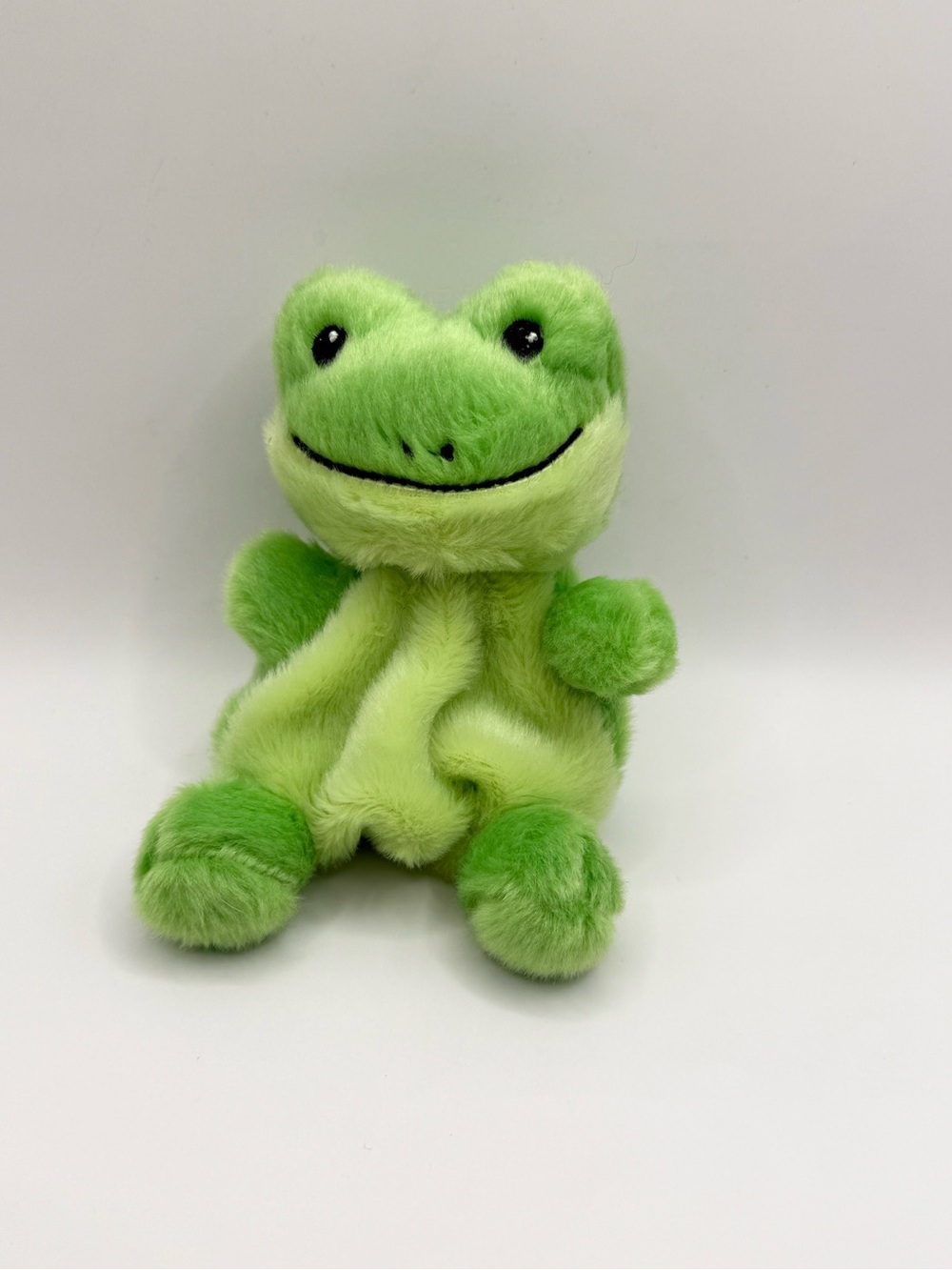 Aurora Palm Pals Ribbits Frog Plush Stuffed Bean Bag Toy 5.5”